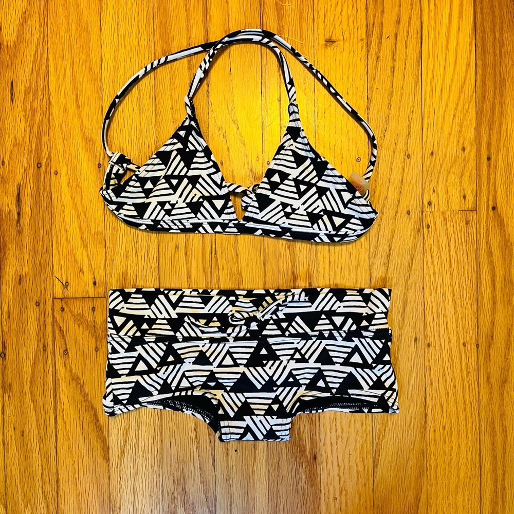 Billabong girls bikini size 5, with extra mix n match bottom
